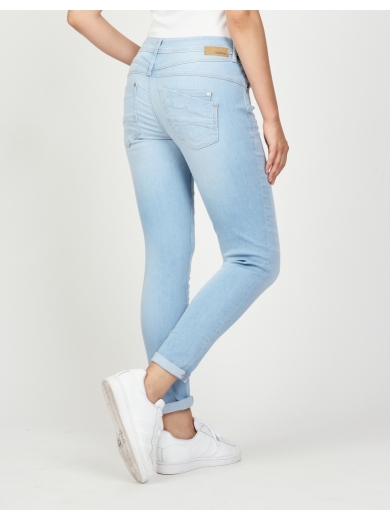 Jeans Amelie relaxed fit in sky destroyed bleach von Gang