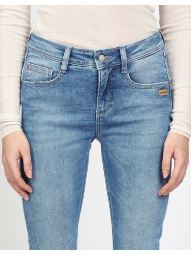 Jeans Amelie relaxed azure blue von Gang