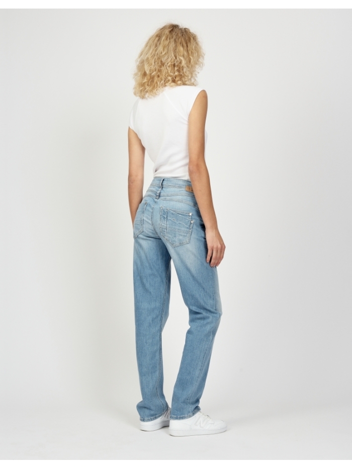 Jeans Modell Amelie straight fit in real light blue von Gang