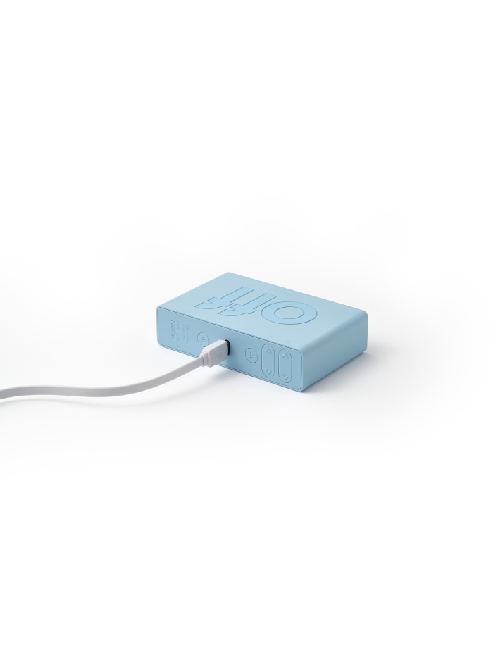 Wecker Lexon Flip Classic hellblau