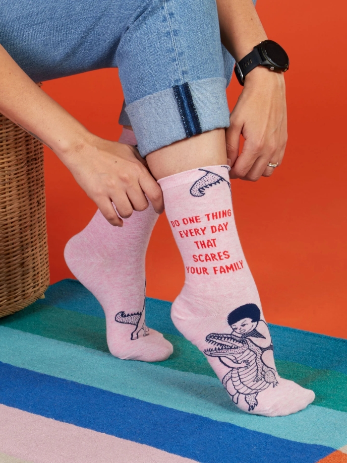 Damensocken Do one thing a day that scares your family von Blue Q