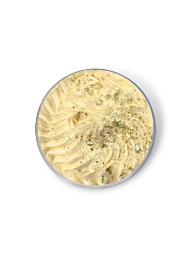 Dies luxuriöse, luftige und herrlich duftende whipped soap von Sassy Scents fühlt sich auf der Haut an wie eine Crème.